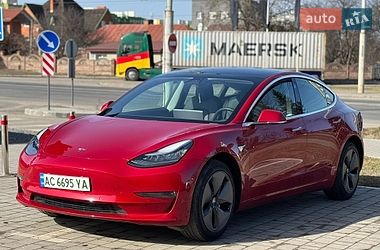 Седан Tesla Model 3 2019 в Луцке
