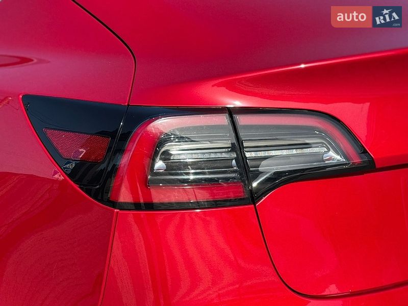 Седан Tesla Model 3 2019 в Луцке