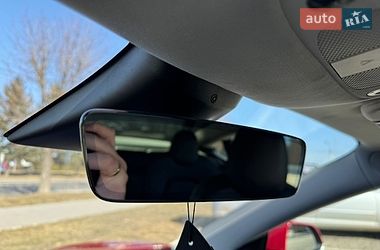 Седан Tesla Model 3 2019 в Луцке