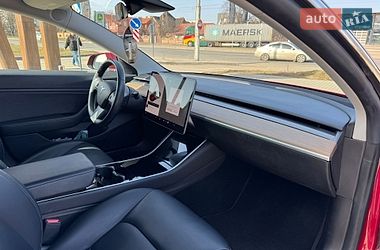 Седан Tesla Model 3 2019 в Луцке