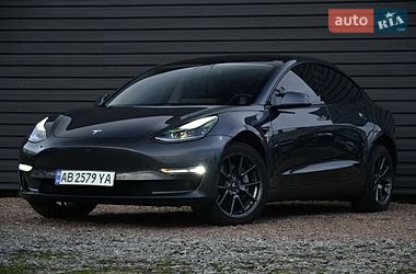 Седан Tesla Model 3 2021 в Виннице