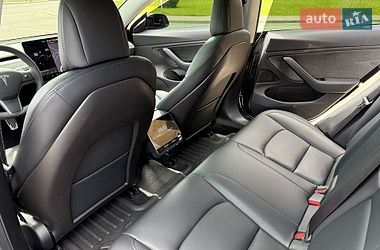 Седан Tesla Model 3 2019 в Києві