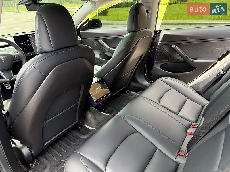 Седан Tesla Model 3 2019 в Києві