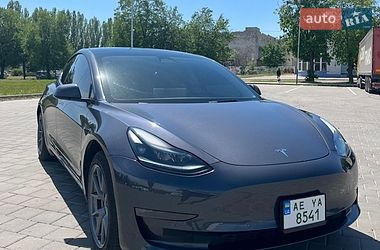 Седан Tesla Model 3 2022 в Черкасах