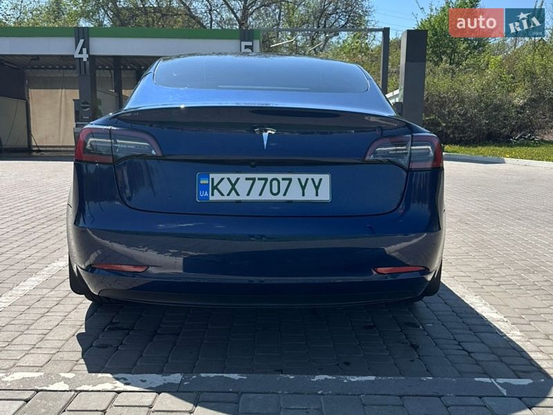 Седан Tesla Model 3 2023 в Харкові