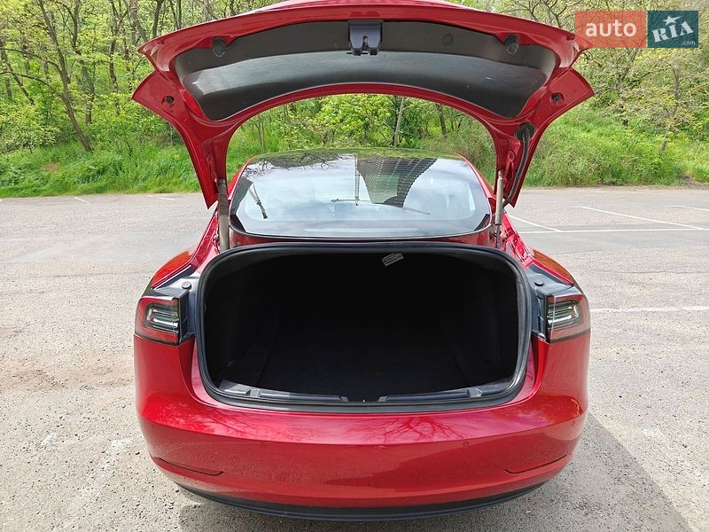 Седан Tesla Model 3 2022 в Одессе
