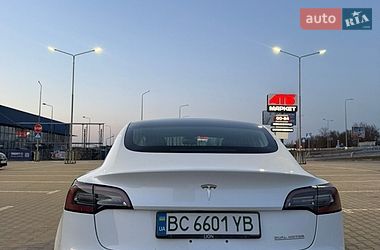 Седан Tesla Model 3 2019 в Львові