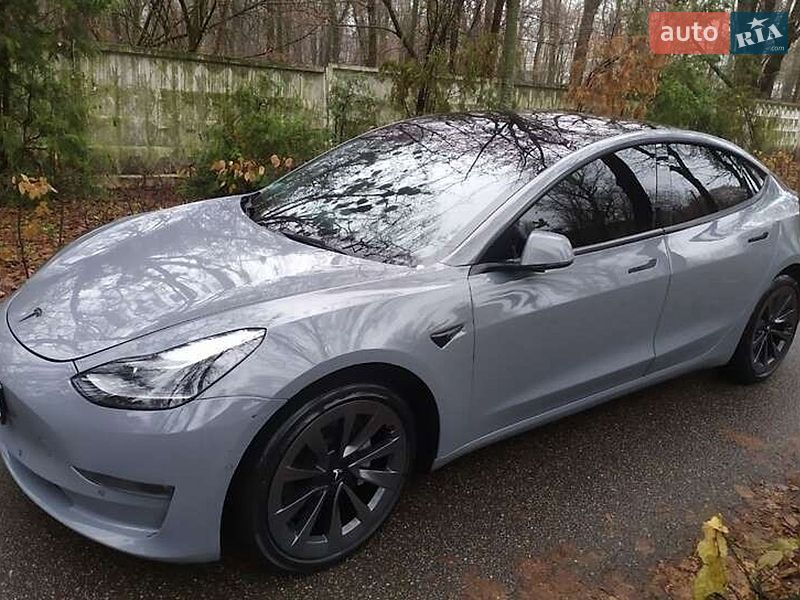 Седан Tesla Model 3 2022 в Києві