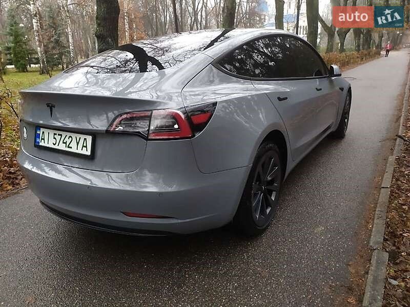 Седан Tesla Model 3 2022 в Києві