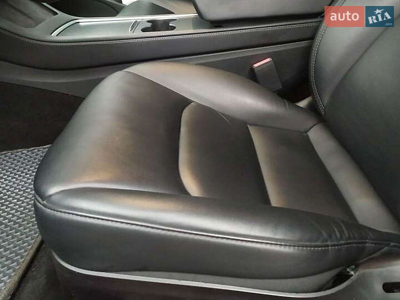 Седан Tesla Model 3 2022 в Києві