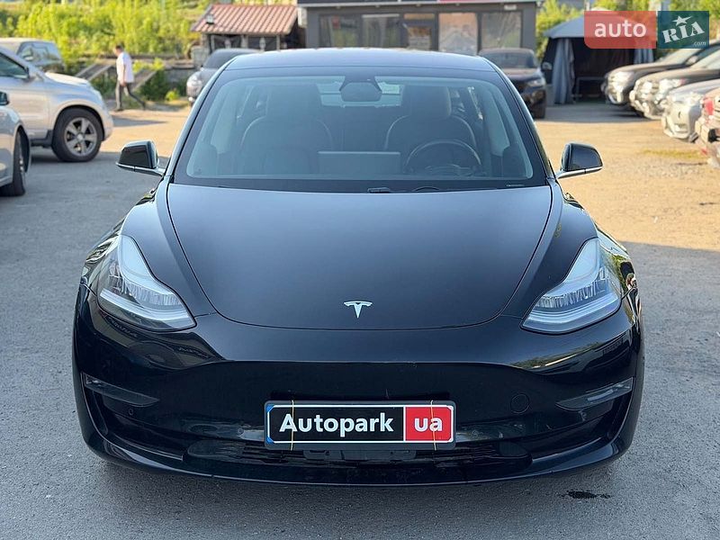 Седан Tesla Model 3 2018 в Вінниці