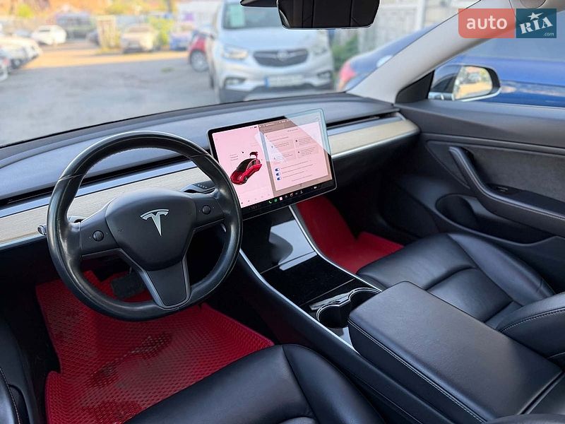Седан Tesla Model 3 2018 в Вінниці