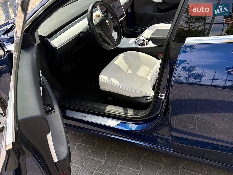 Седан Tesla Model 3 2018 в Києві
