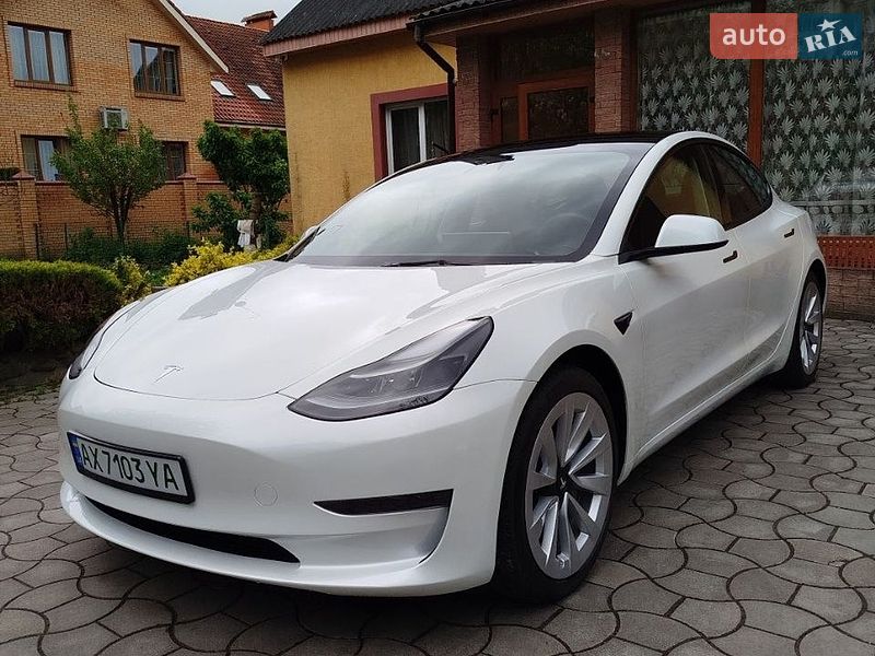 Tesla Model 3 2023