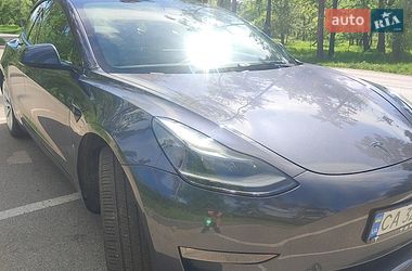 Седан Tesla Model 3 2022 в Черкасах