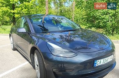 Седан Tesla Model 3 2022 в Черкасах