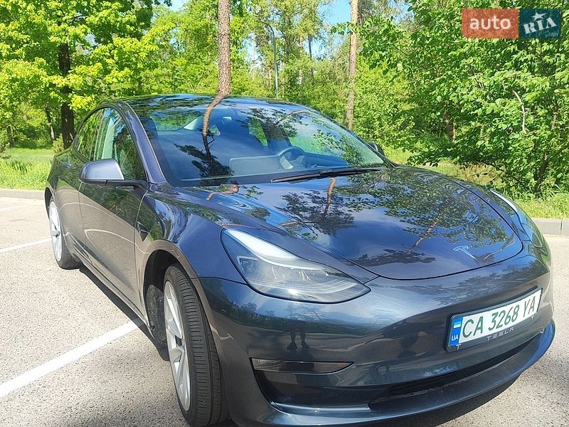 Седан Tesla Model 3 2022 в Черкасах