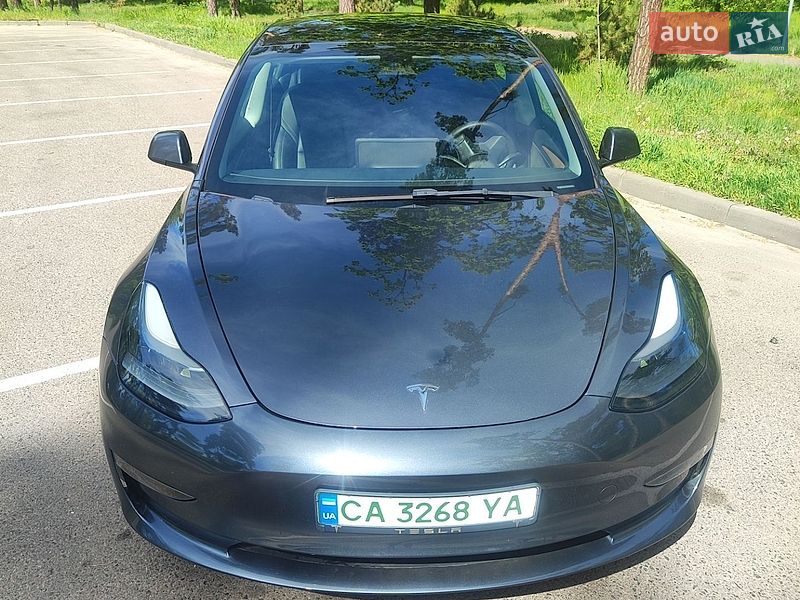 Седан Tesla Model 3 2022 в Черкасах