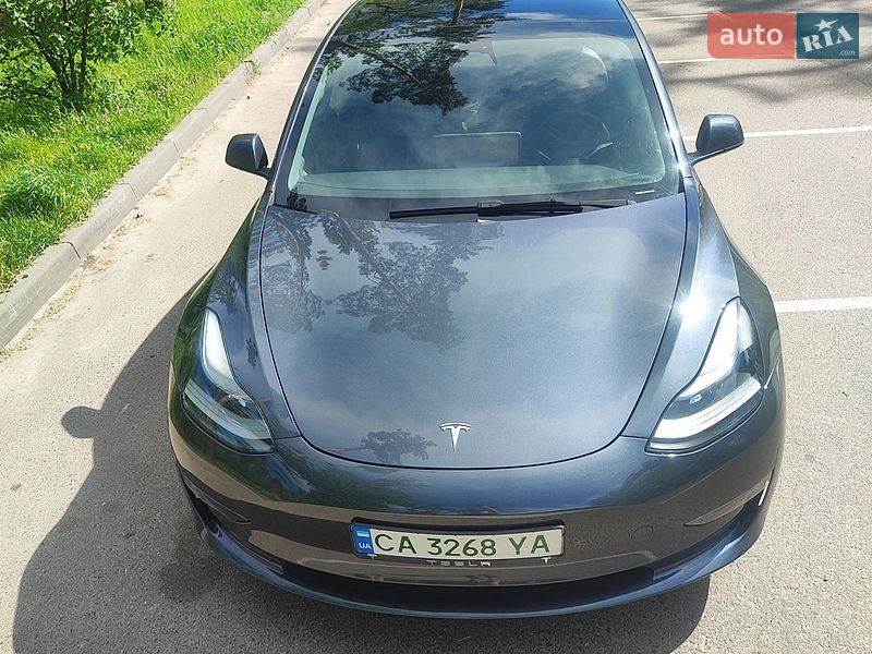 Седан Tesla Model 3 2022 в Черкасах