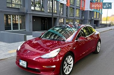Седан Tesla Model 3 2018 в Чернігові