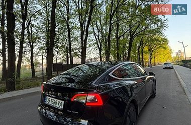 Седан Tesla Model 3 2019 в Чернігові