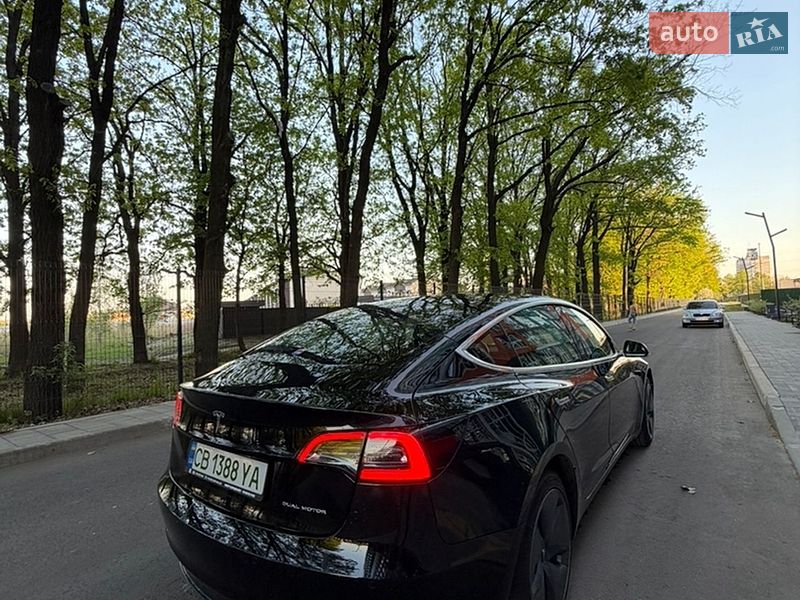 Седан Tesla Model 3 2019 в Чернігові