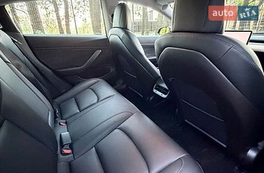 Седан Tesla Model 3 2019 в Чернігові