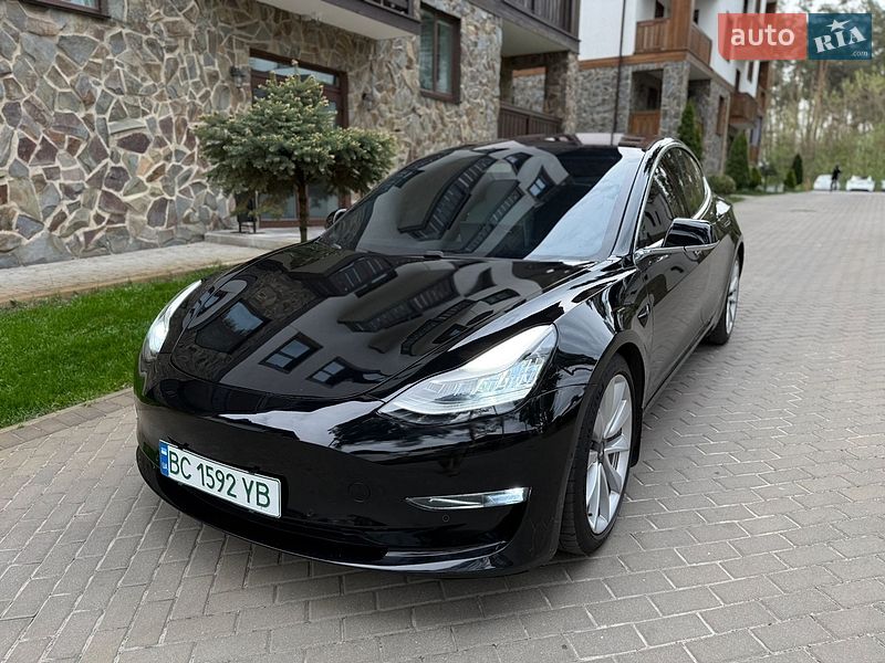 Седан Tesla Model 3 2019 в Киеве