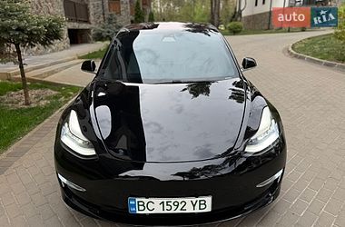 Седан Tesla Model 3 2019 в Киеве