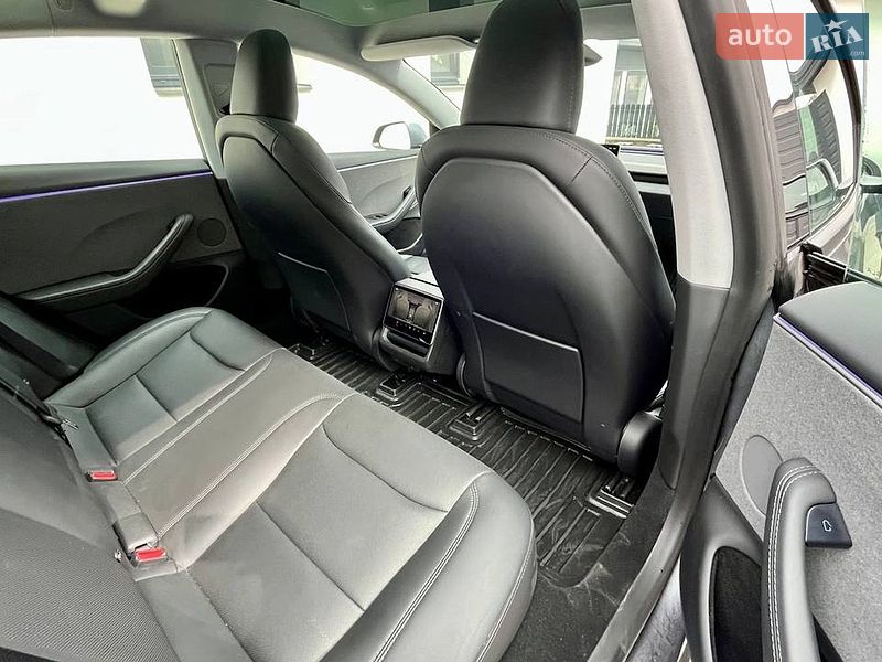 Седан Tesla Model 3 2024 в Белой Церкви
