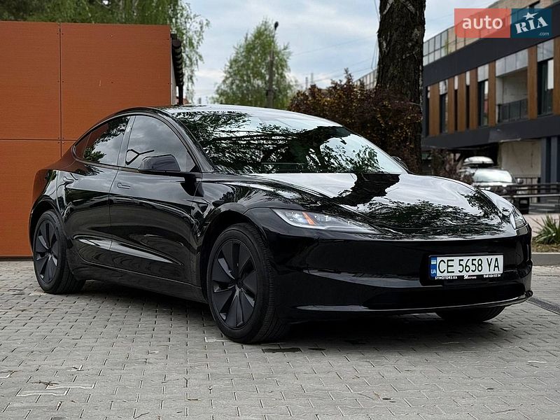 Tesla Model 3 2024