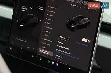 Седан Tesla Model 3 2024 в Черновцах