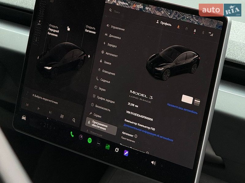Седан Tesla Model 3 2024 в Черновцах