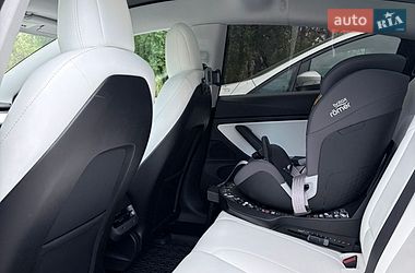 Седан Tesla Model 3 2019 в Одесі
