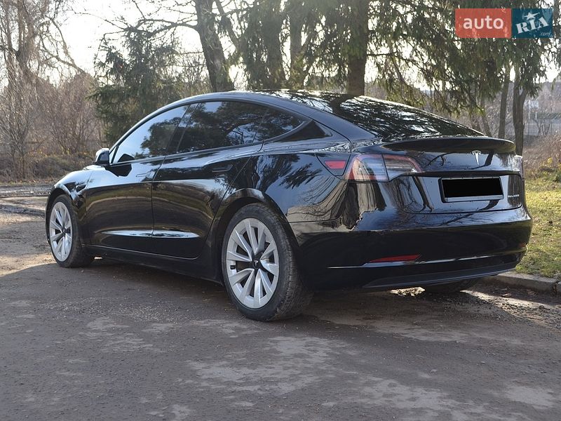 Седан Tesla Model 3 2021 в Трускавце