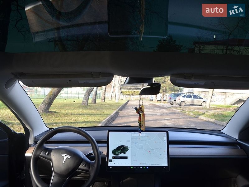 Седан Tesla Model 3 2021 в Трускавце