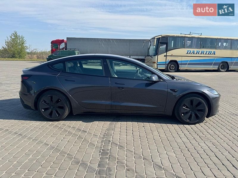Седан Tesla Model 3 2024 в Новомосковске