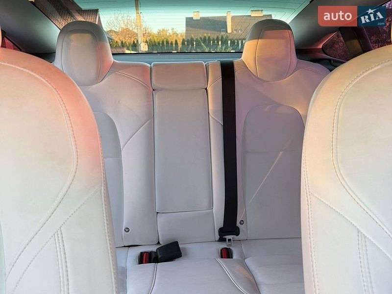Седан Tesla Model 3 2018 в Дрогобыче