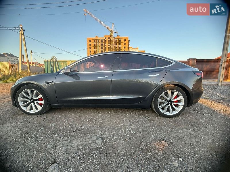 Седан Tesla Model 3 2018 в Дрогобыче