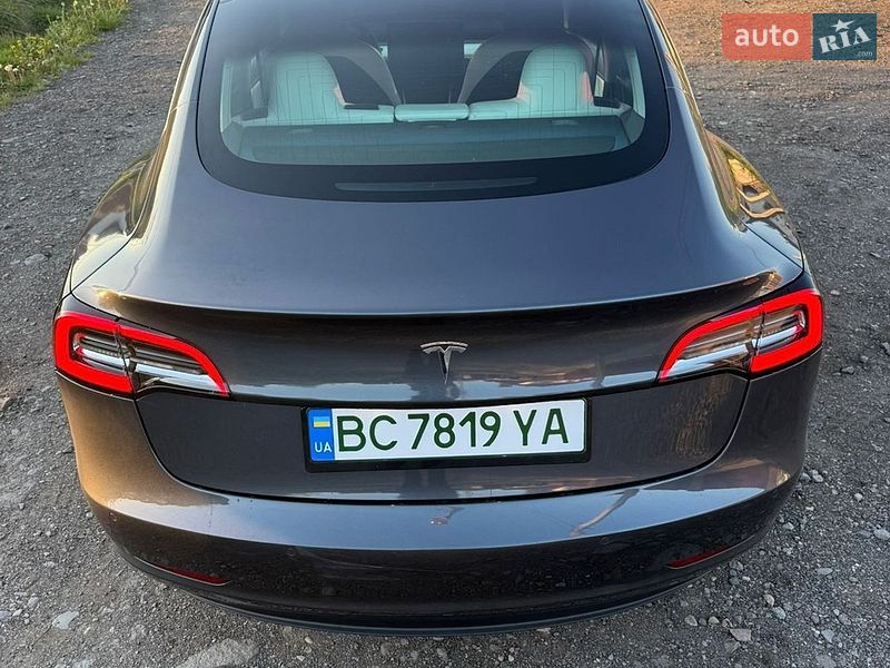 Седан Tesla Model 3 2018 в Дрогобыче