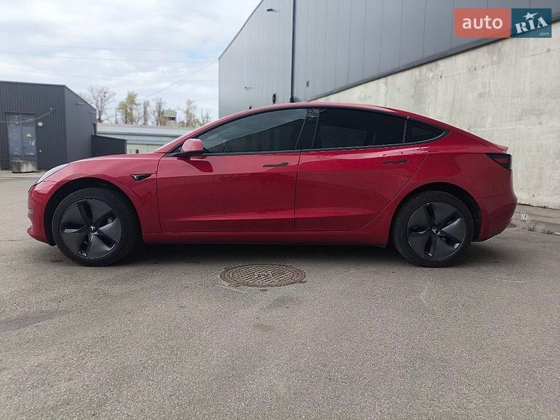 Седан Tesla Model 3 2018 в Киеве