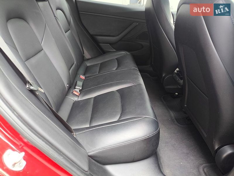 Седан Tesla Model 3 2018 в Киеве