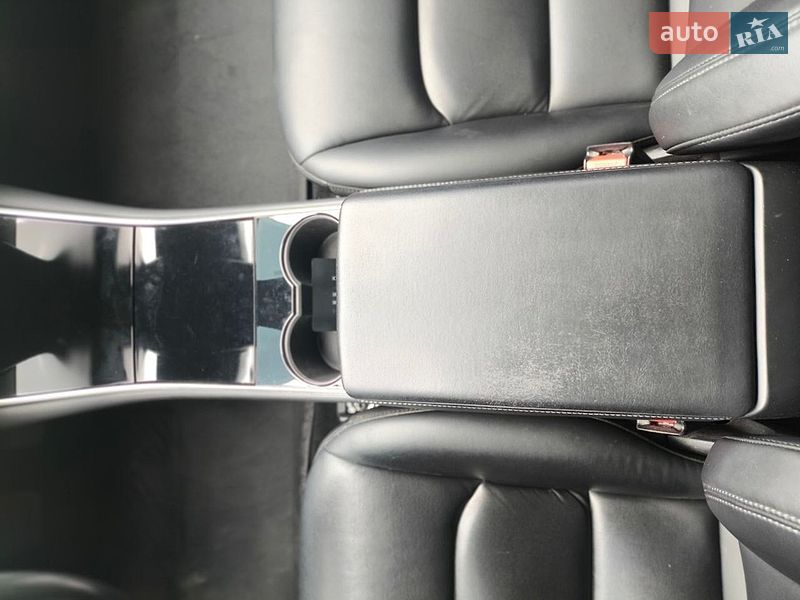 Седан Tesla Model 3 2018 в Киеве
