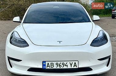 Седан Tesla Model 3 2021 в Виннице