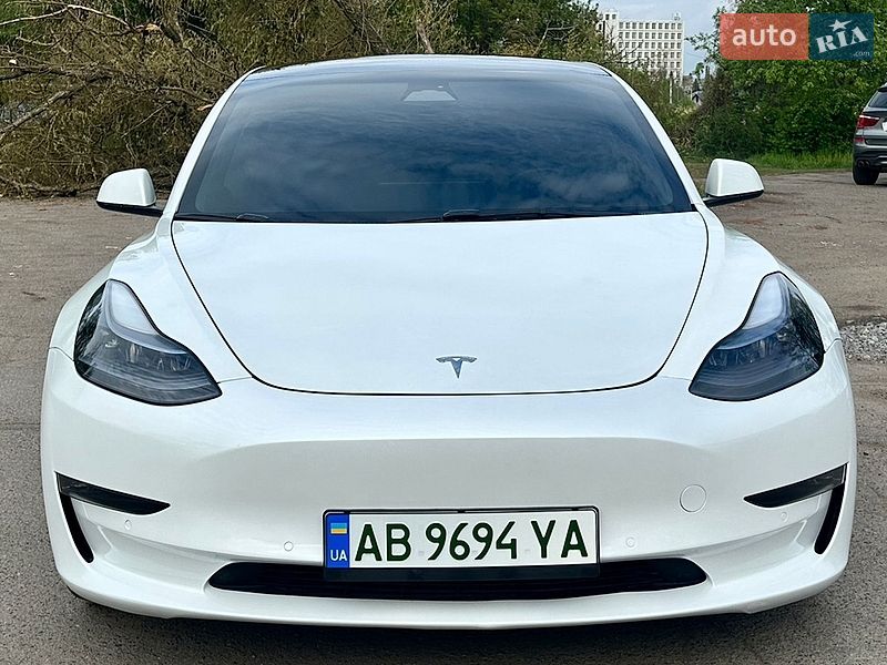 Седан Tesla Model 3 2021 в Виннице