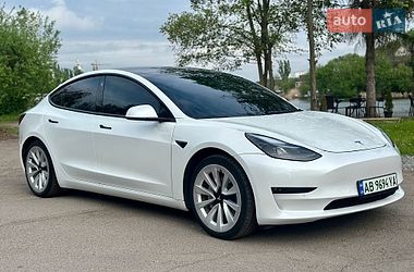 Седан Tesla Model 3 2021 в Виннице