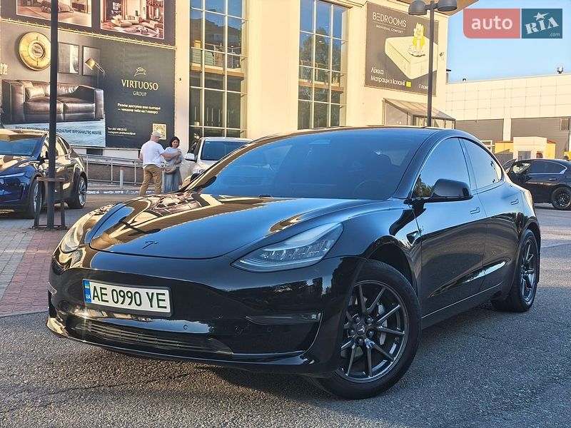 Седан Tesla Model 3 2018 в Днепре