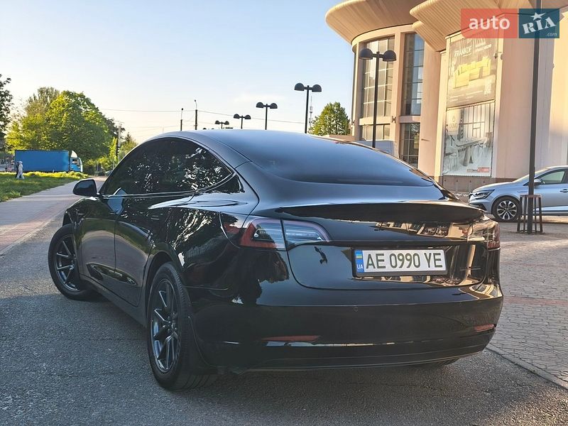 Седан Tesla Model 3 2018 в Днепре