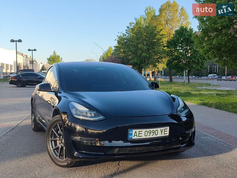 Седан Tesla Model 3 2018 в Днепре