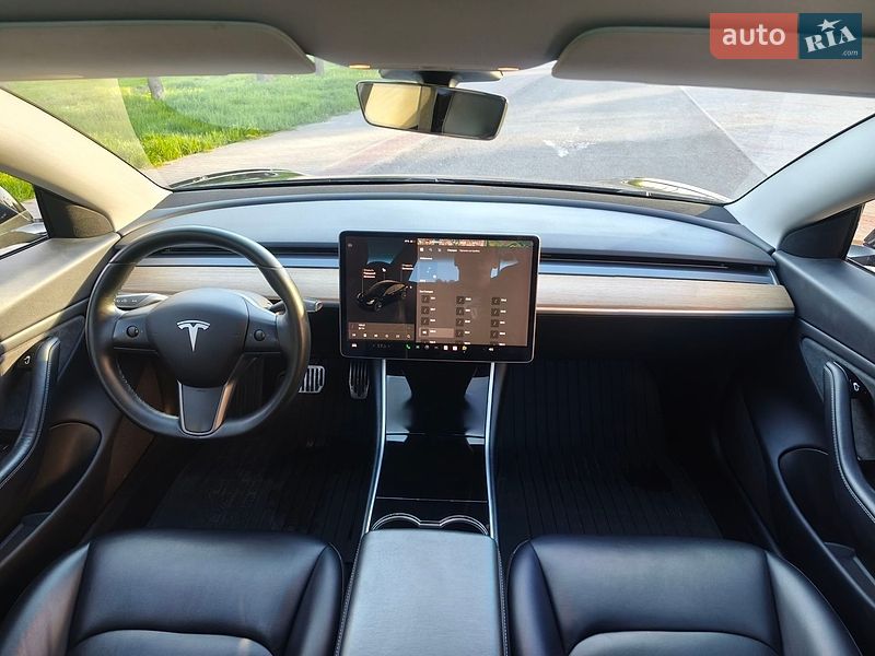 Седан Tesla Model 3 2018 в Днепре